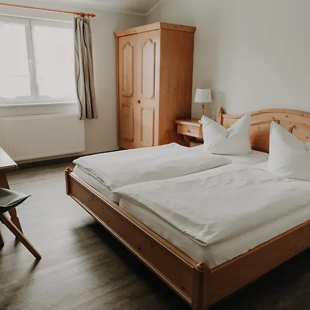 Zum Erbgericht 4* ستولبين