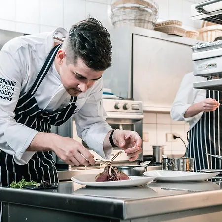 Hotell Zum Erbgericht 4*